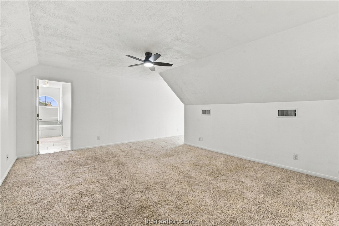 2201 Bluebonnet Boulevard