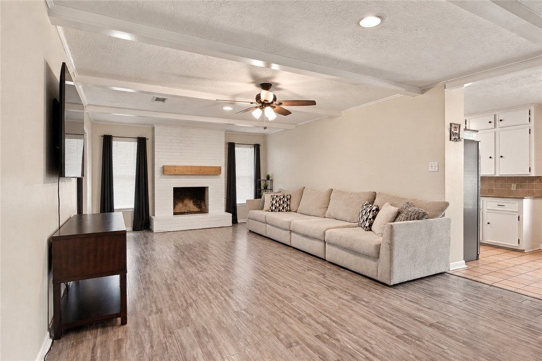 3800 Windridge Drive