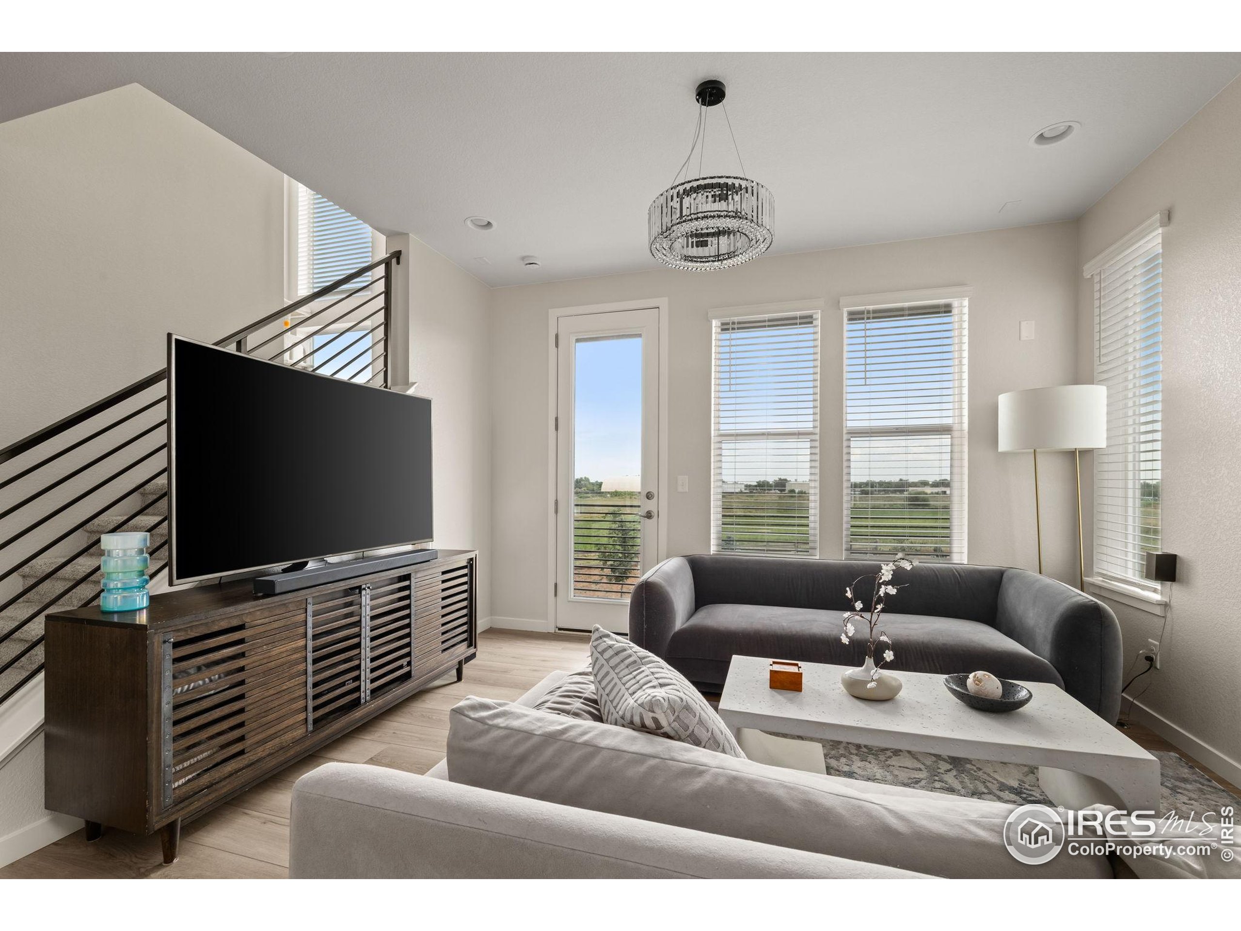12331 Farmview Ln