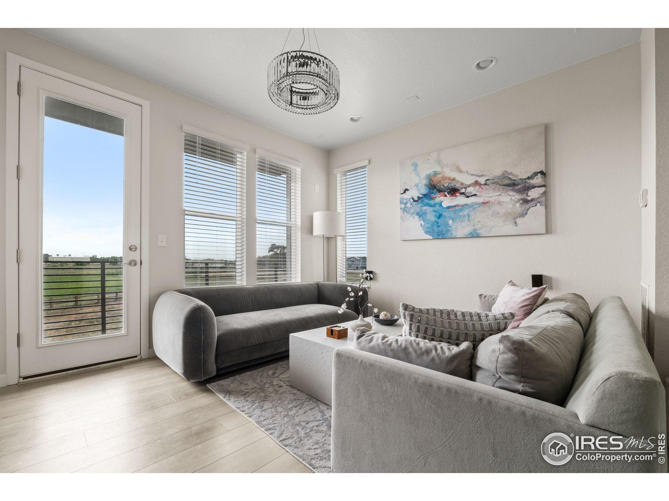 12331 Farmview Ln