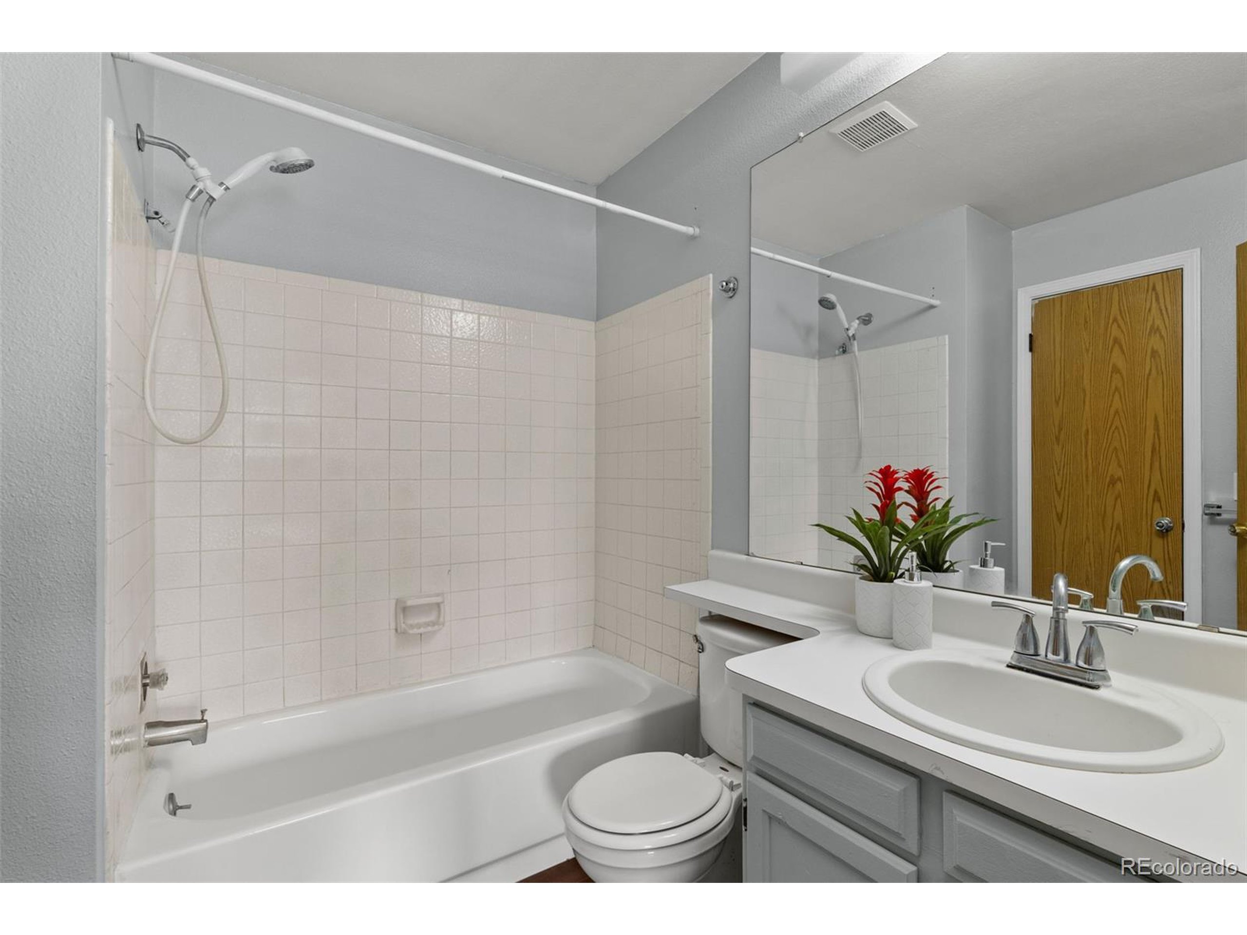 1653 S Blackhawk Way B