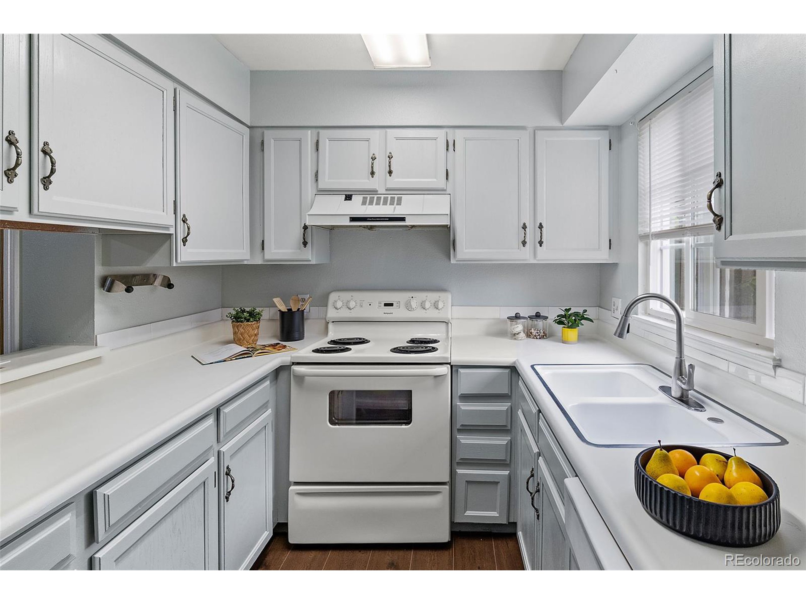 1653 S Blackhawk Way B