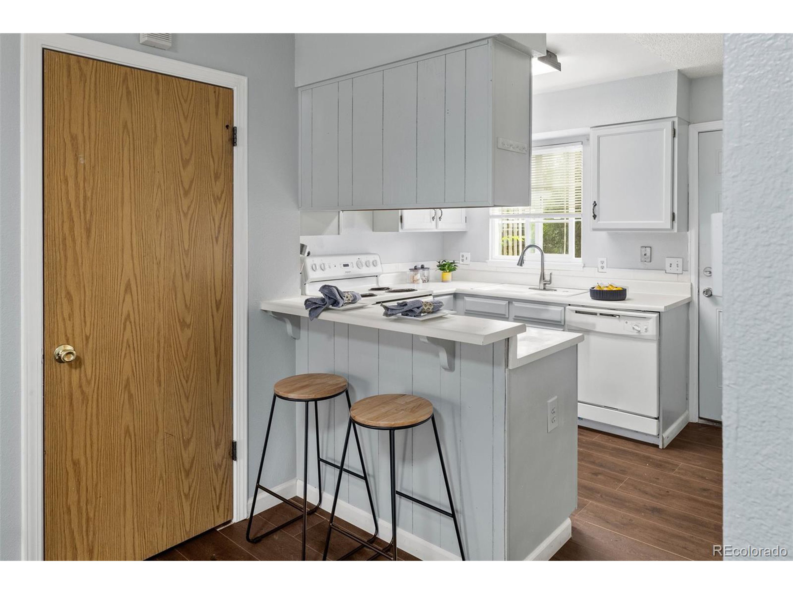 1653 S Blackhawk Way B