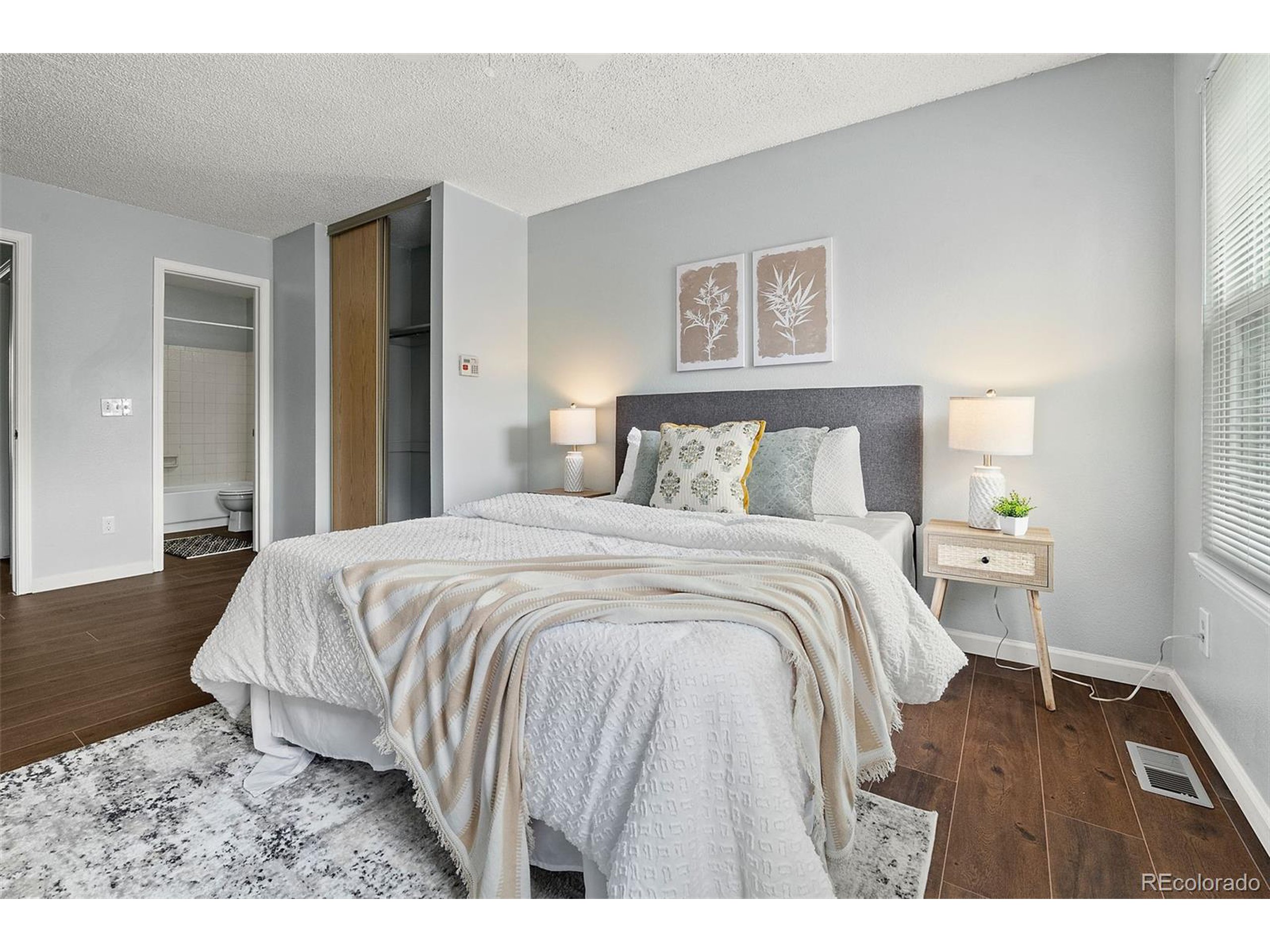 1653 S Blackhawk Way B