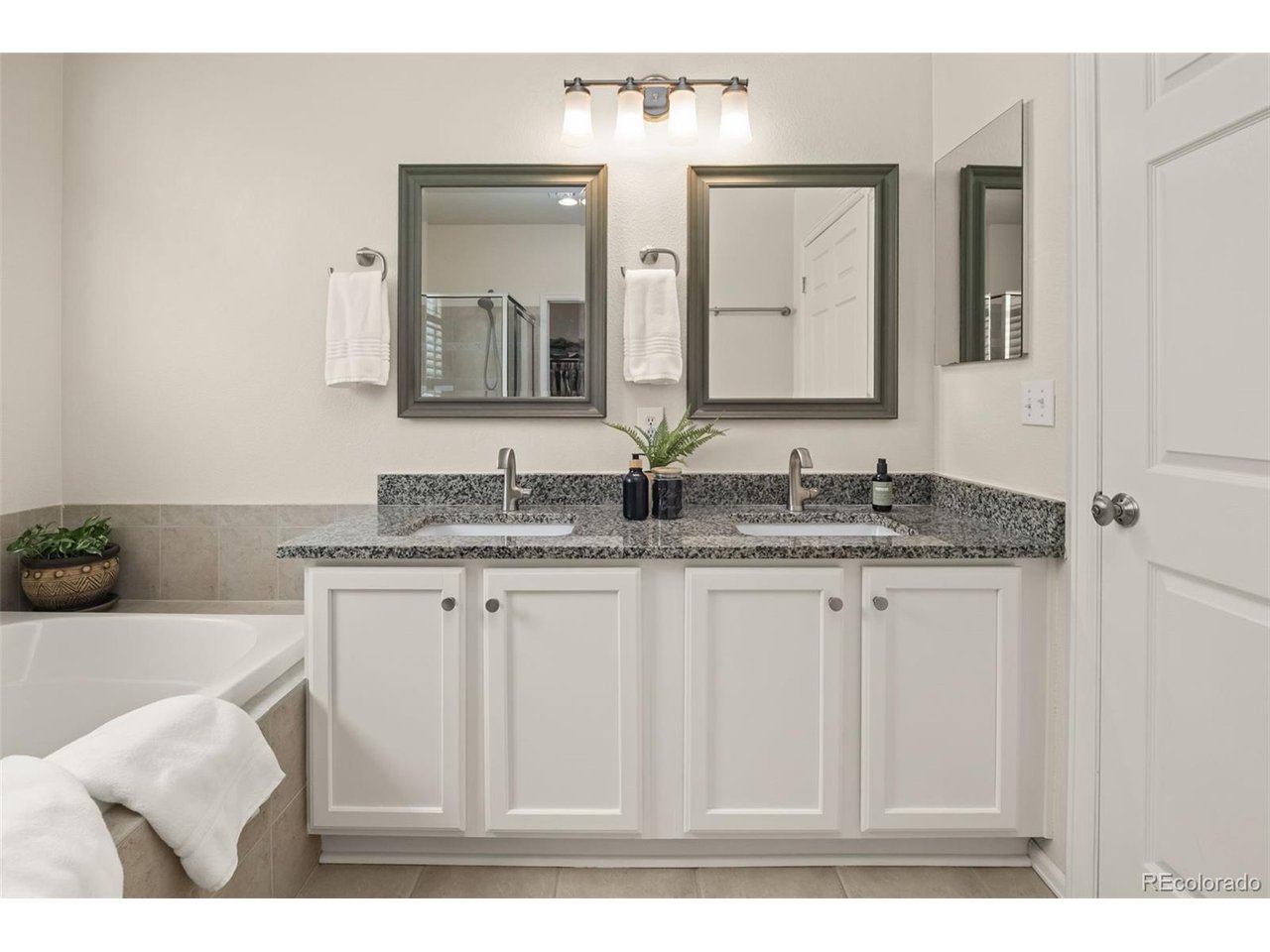 12223 S Buffalo Gap Trl