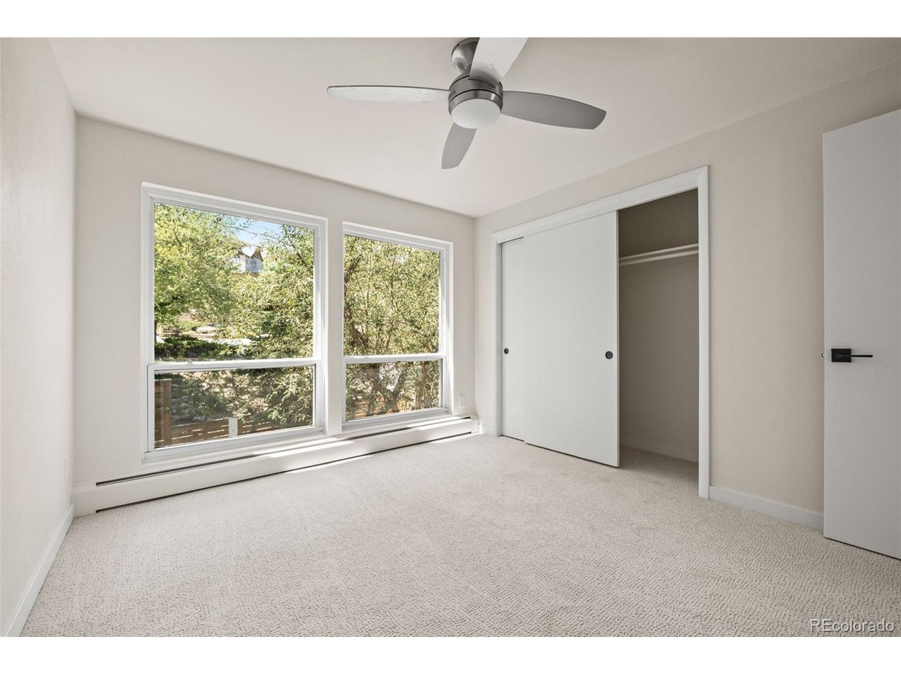 960 S Foothill Dr