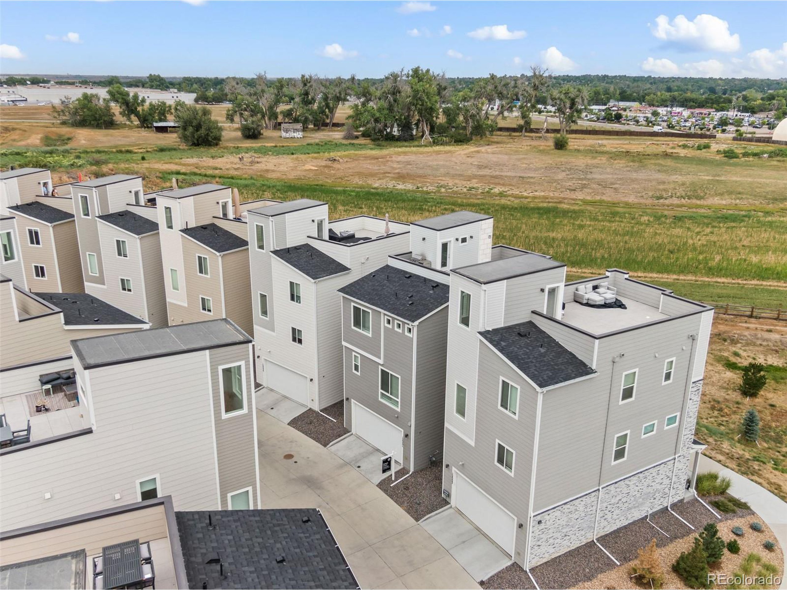 12331 Farmview Ln