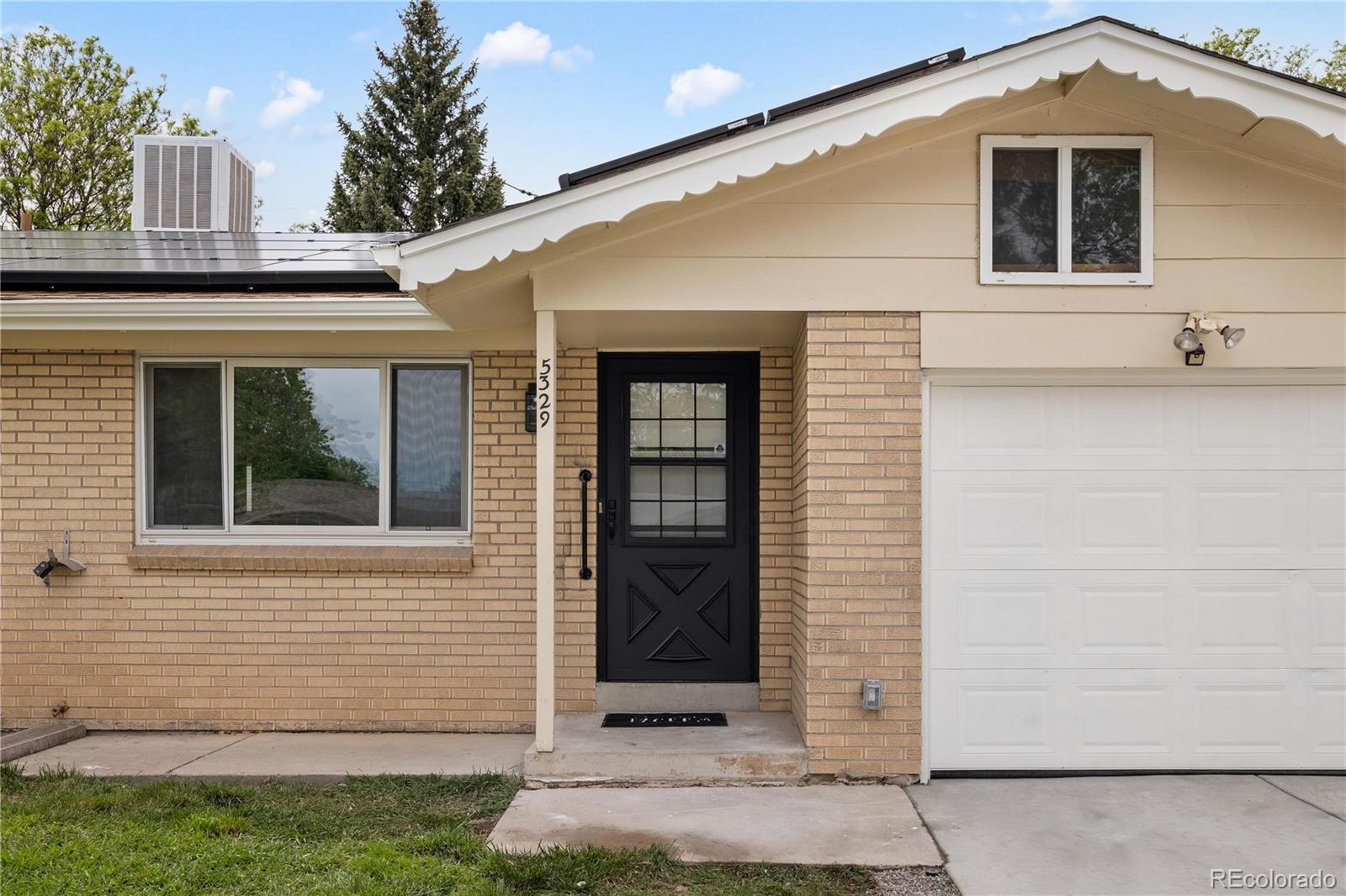5329 Flower Circle