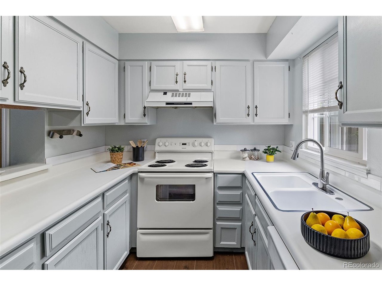 1653 S Blackhawk Way B