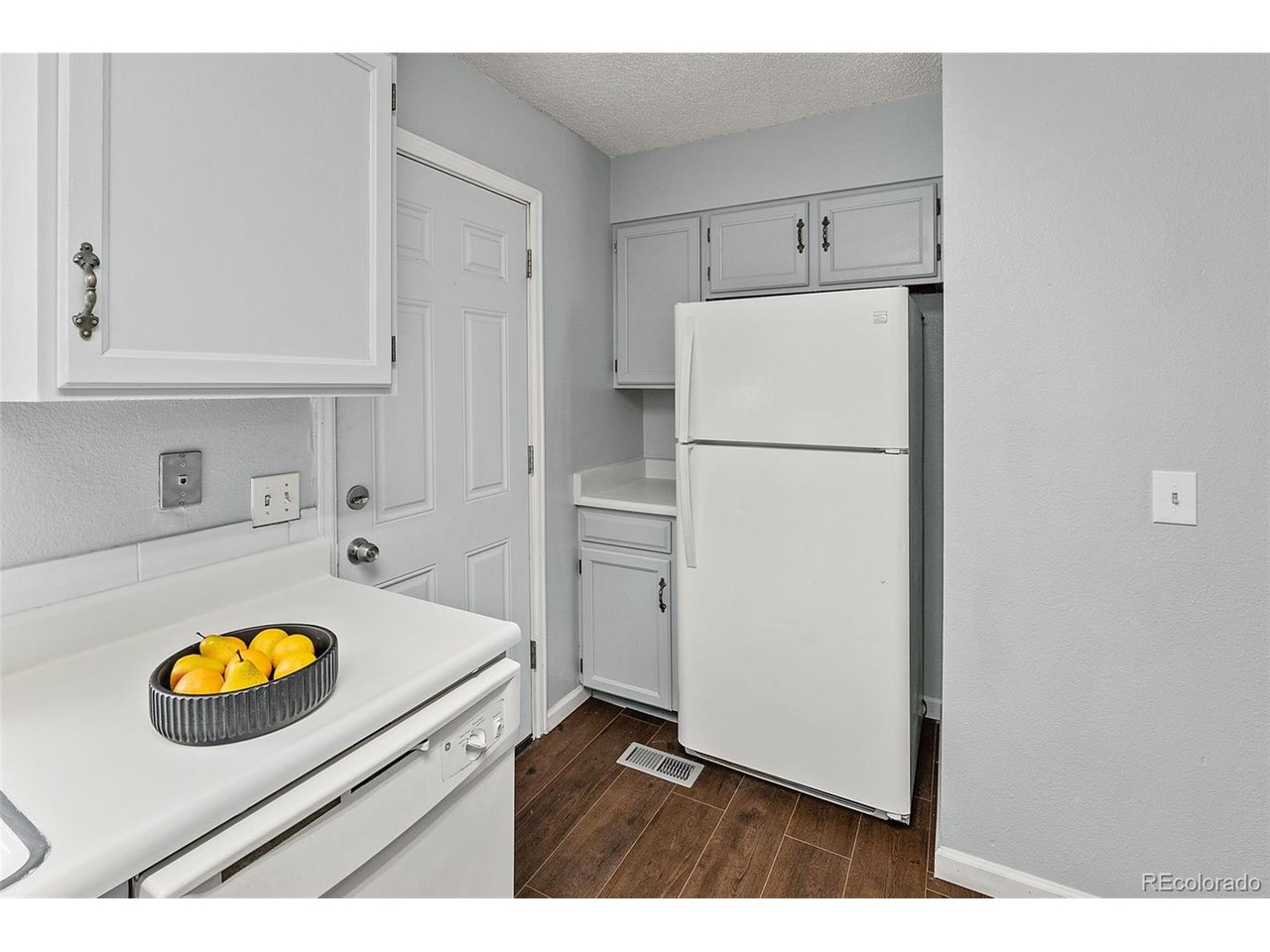 1653 S Blackhawk Way B