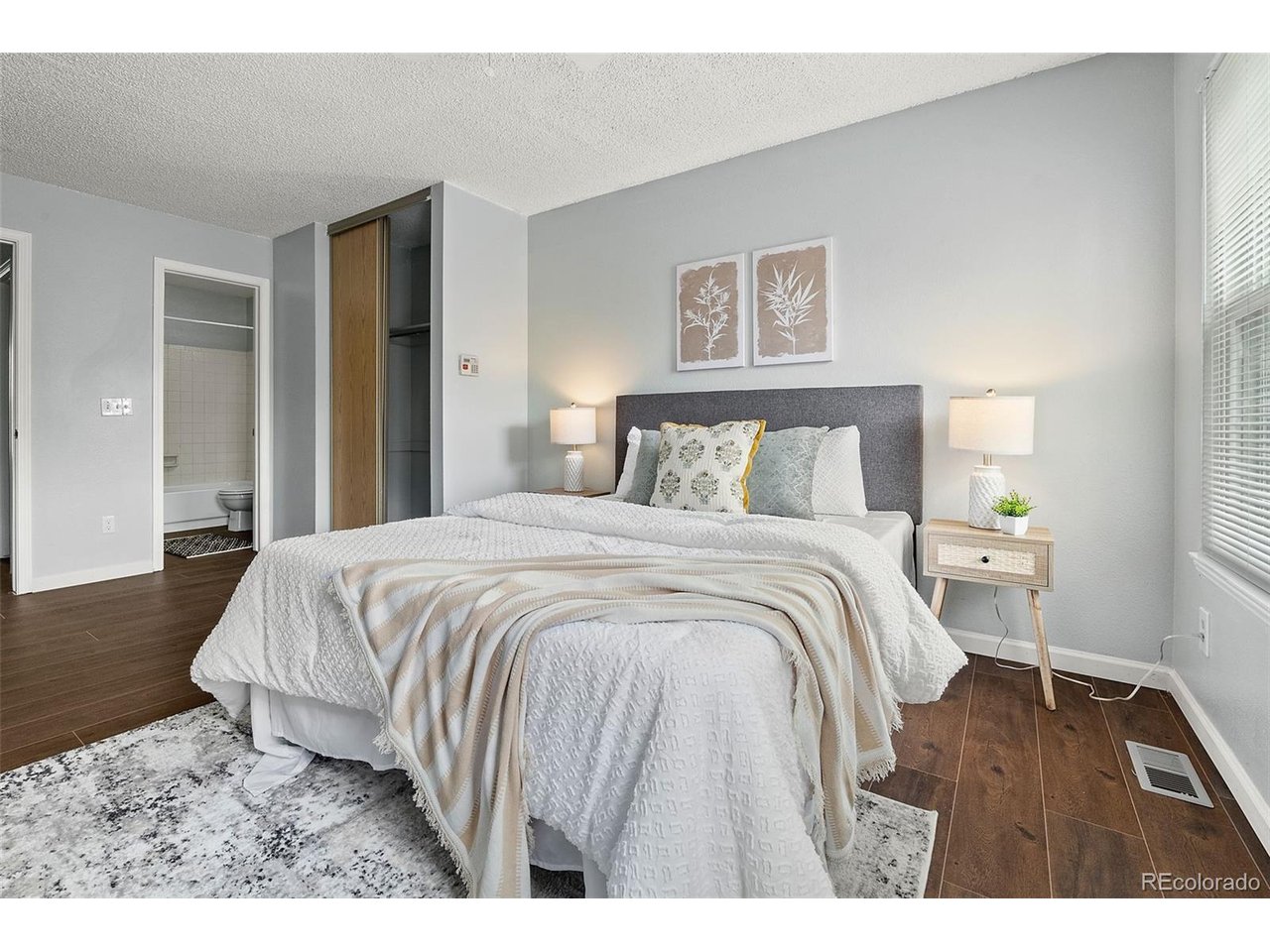 1653 S Blackhawk Way B