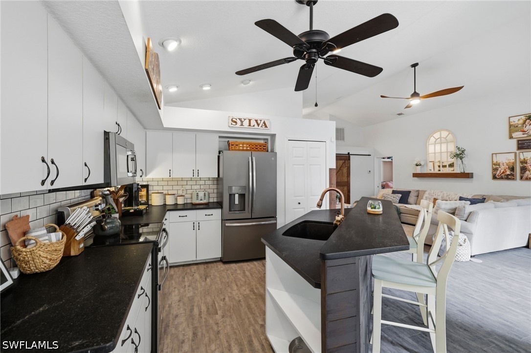 9801 Las Casas DR