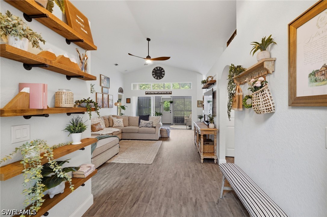 9801 Las Casas DR