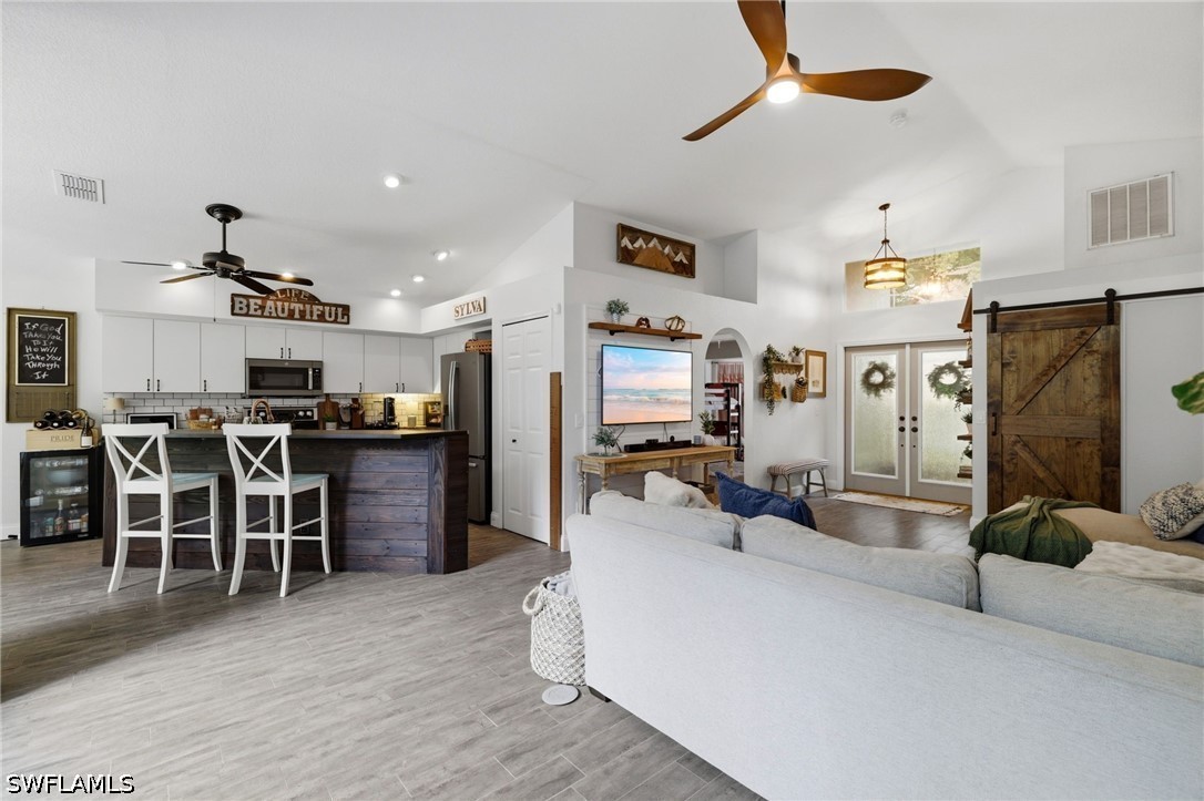 9801 Las Casas DR