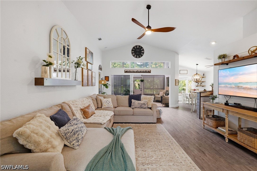 9801 Las Casas DR
