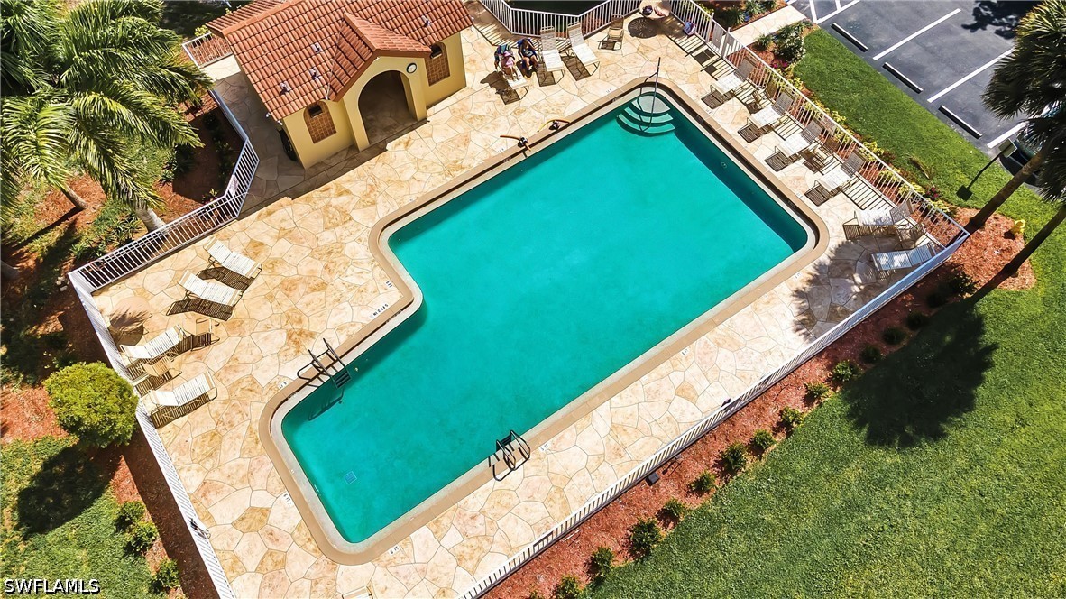9801 Las Casas DR