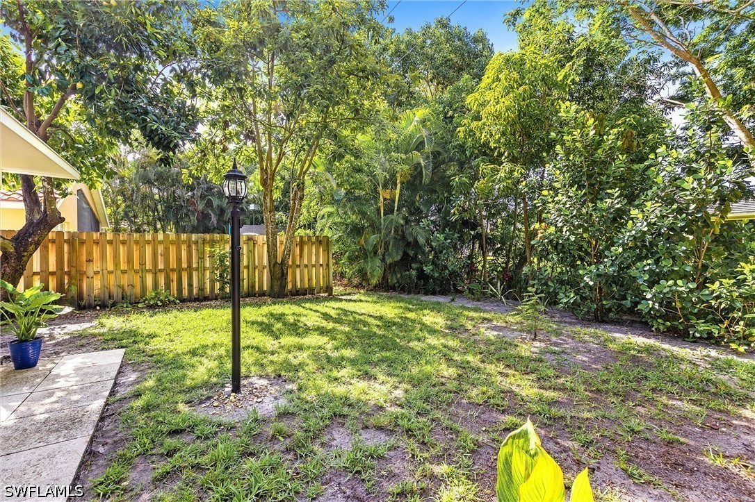 9801 Las Casas DR