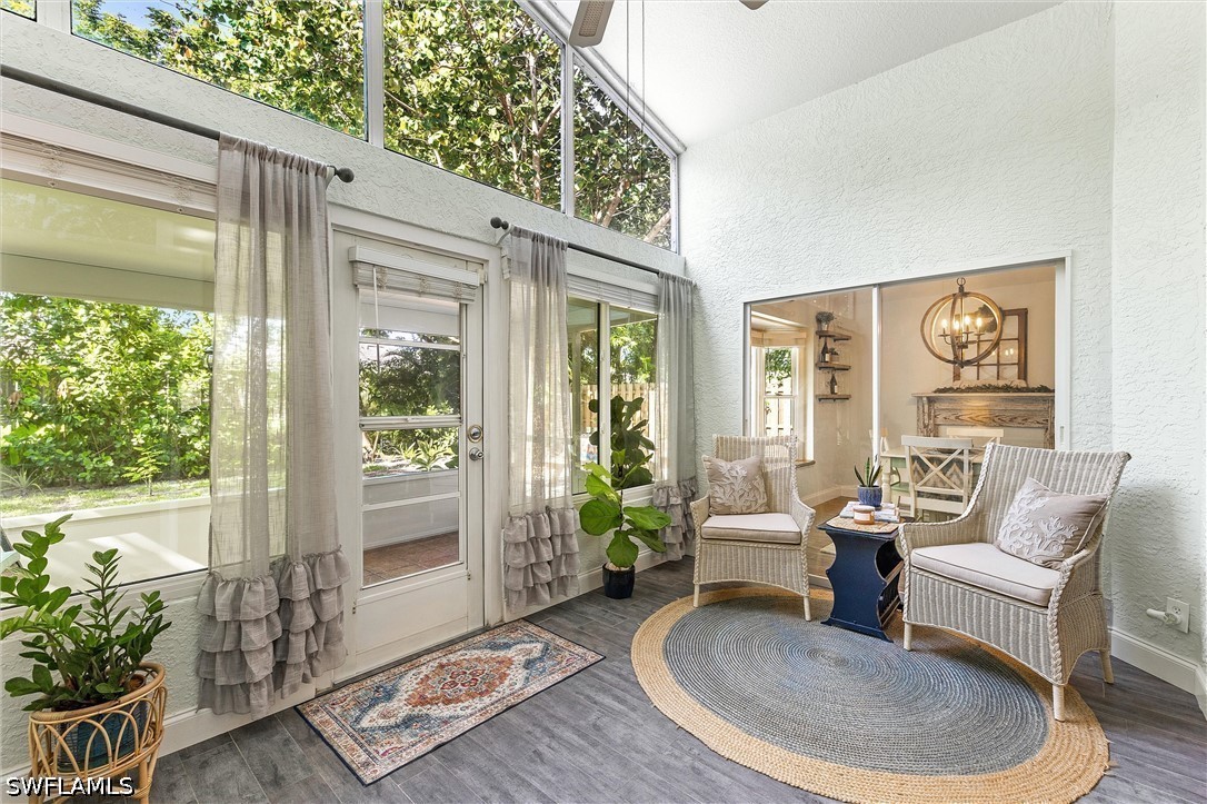 9801 Las Casas DR