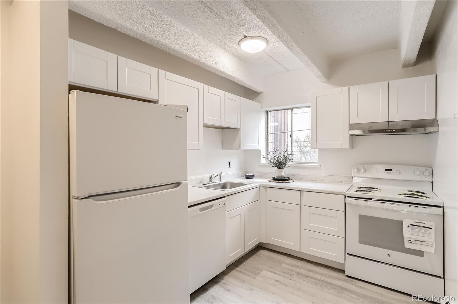 2401 S Gaylord Street Unit: 204