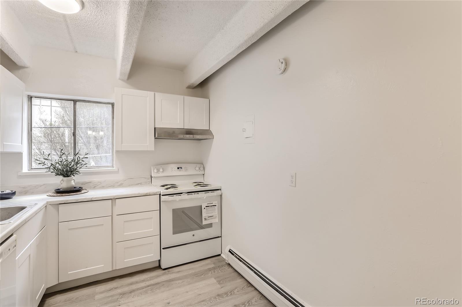 2401 S Gaylord Street Unit: 204