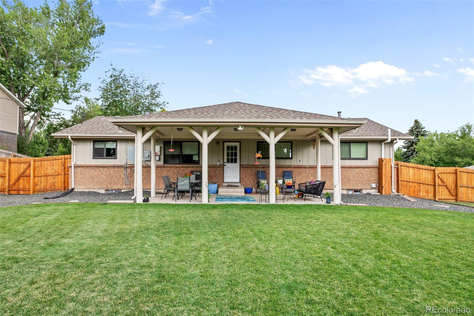 1233 E Fremont Circle N