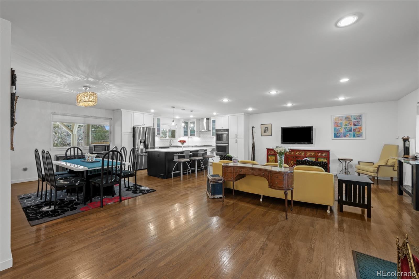 1233 E Fremont Circle N