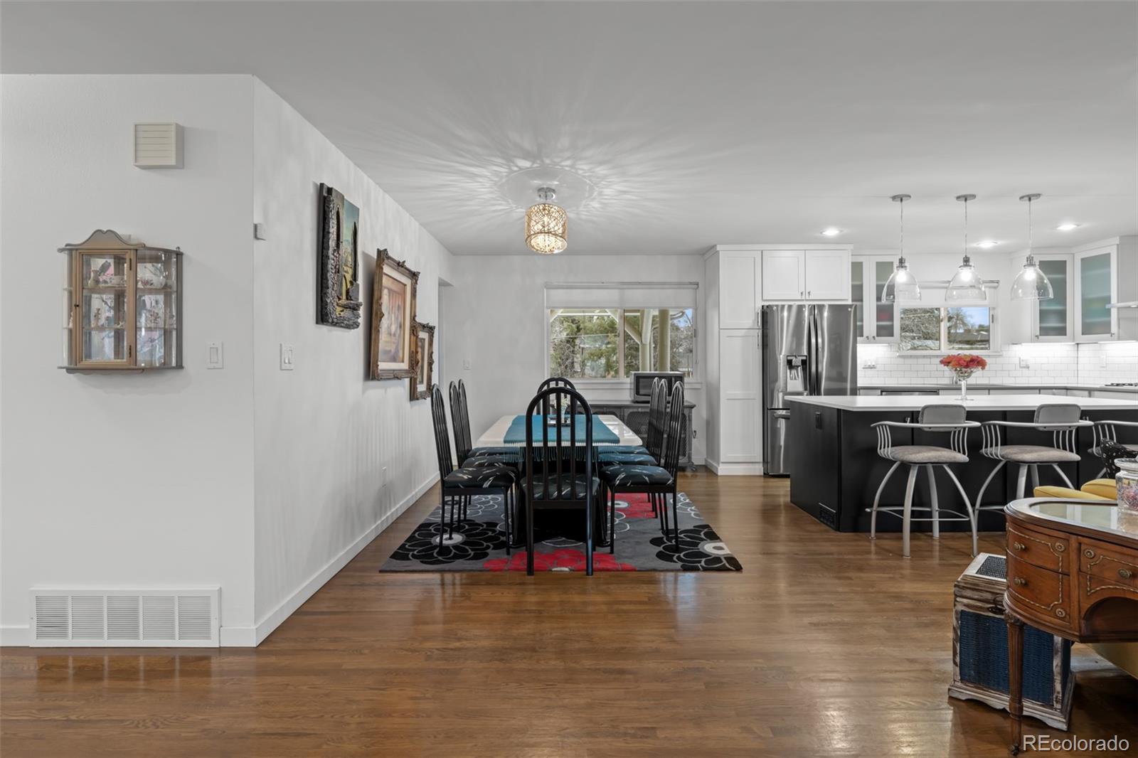 1233 E Fremont Circle N