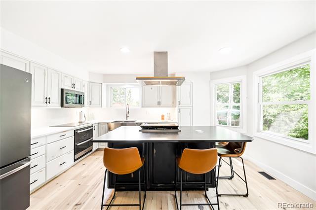 8086 S Vine Way