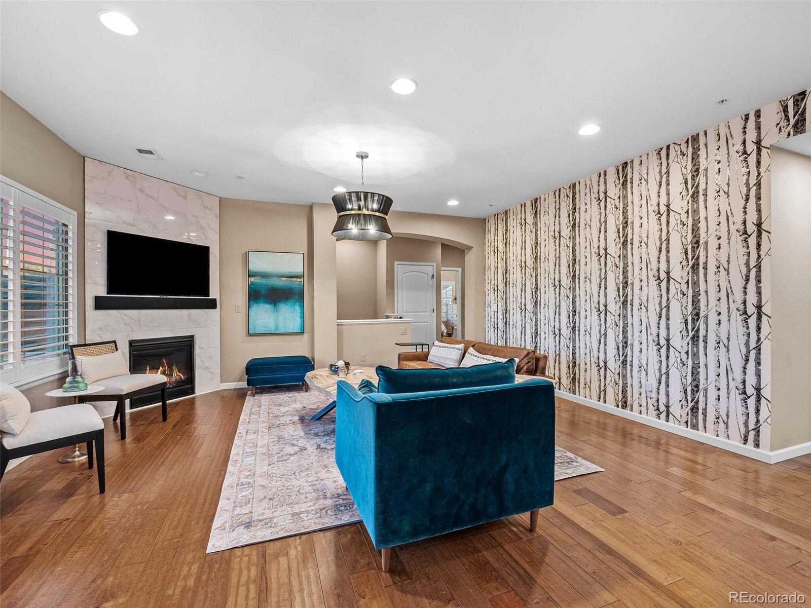 597 Callisto Drive Unit: 201