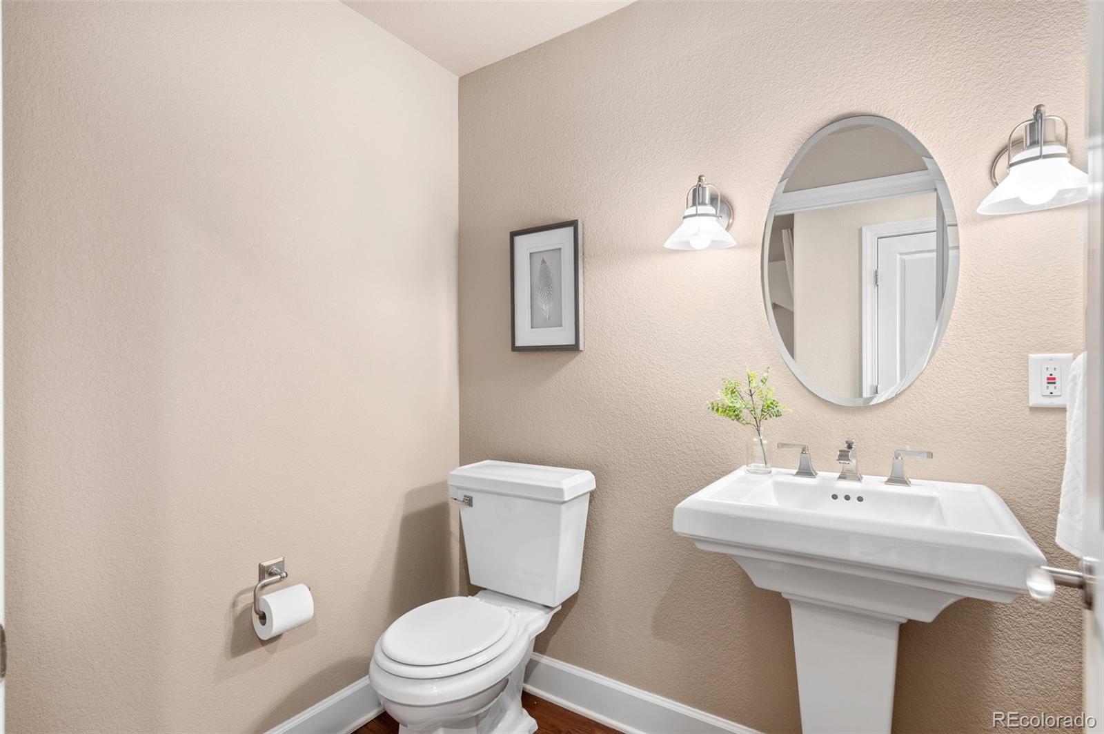1950 W Littleton Boulevard Unit: 206