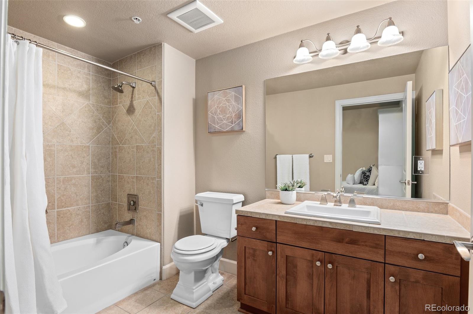 1950 W Littleton Boulevard Unit: 206