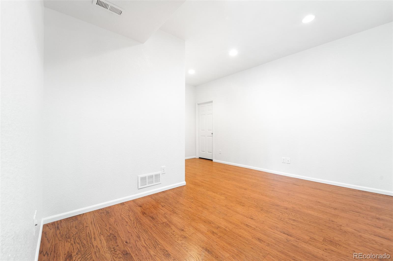 493 N De Gaulle Court