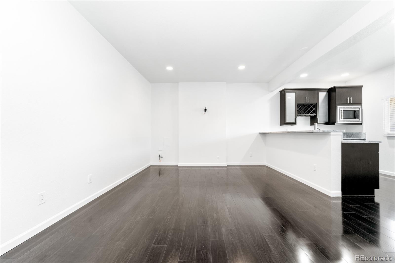 493 N De Gaulle Court