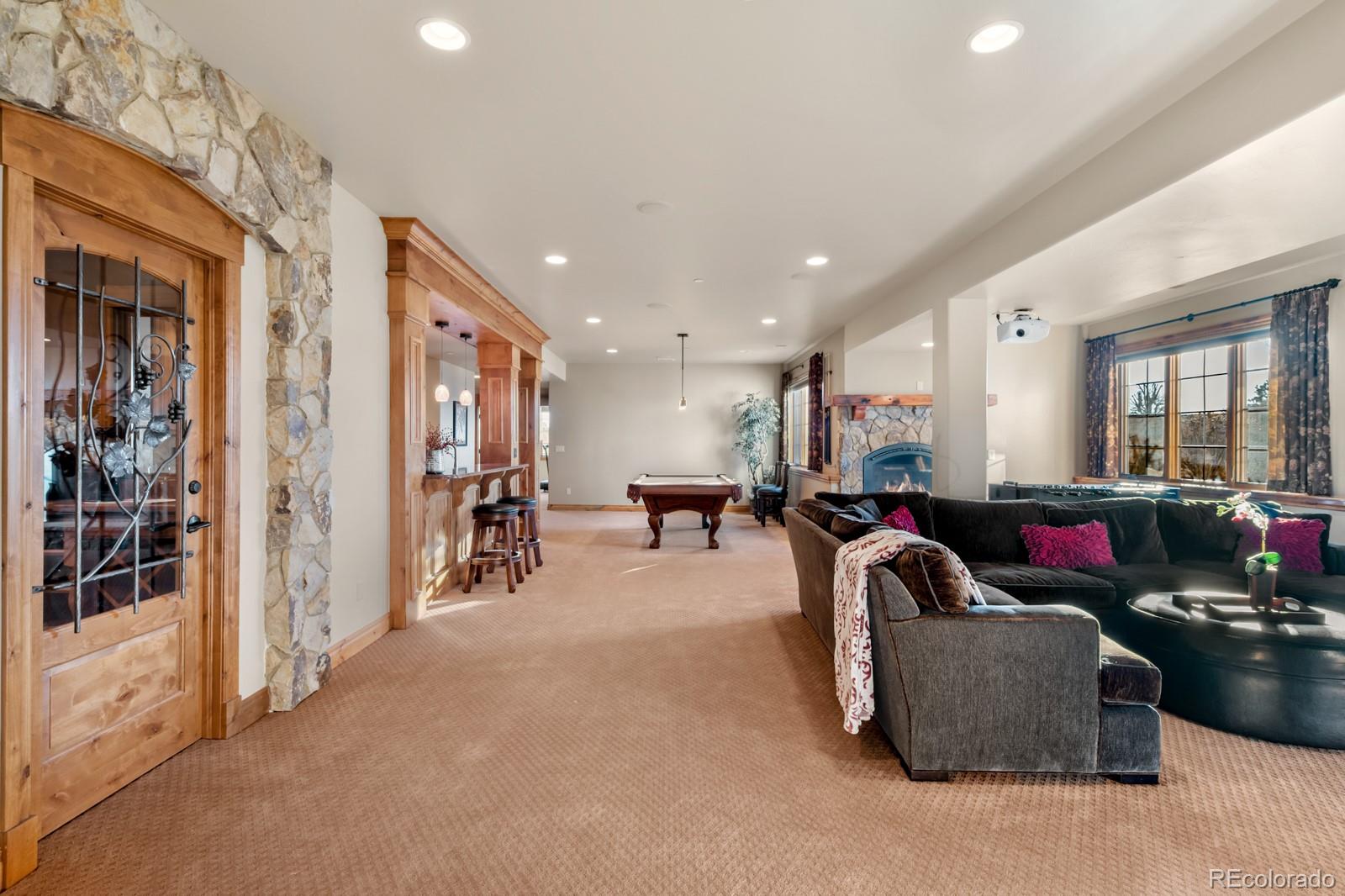 5325 Aspen Leaf Drive