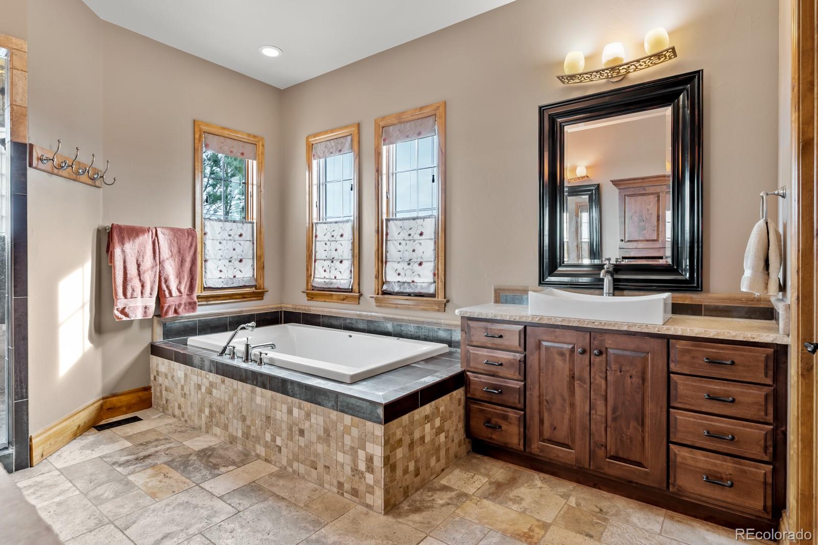 5325 Aspen Leaf Drive