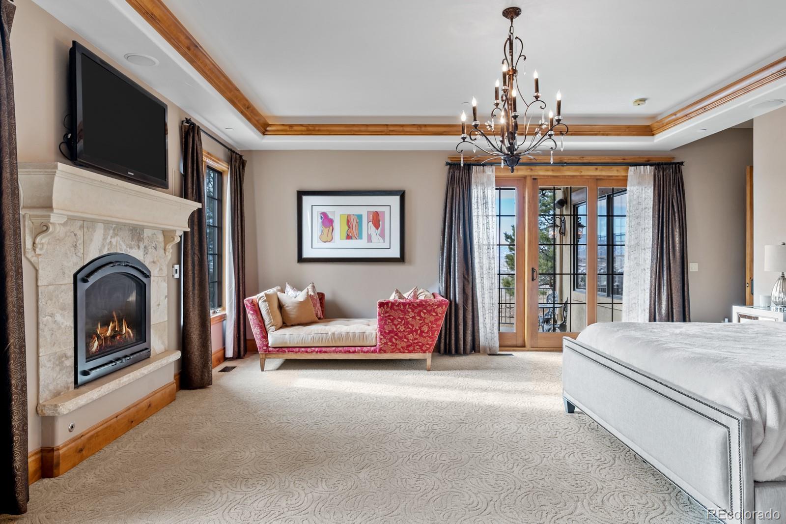 5325 Aspen Leaf Drive
