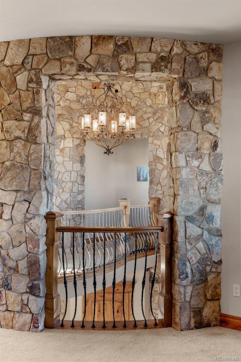 5325 Aspen Leaf Drive