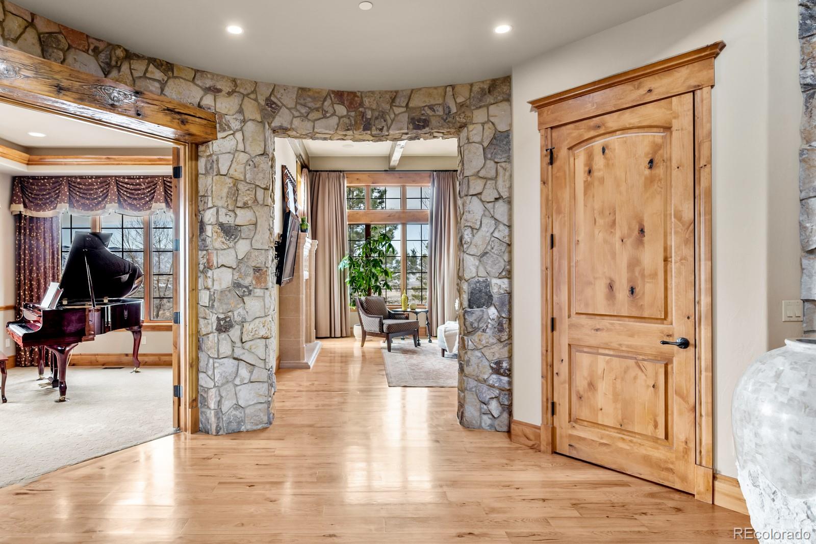 5325 Aspen Leaf Drive