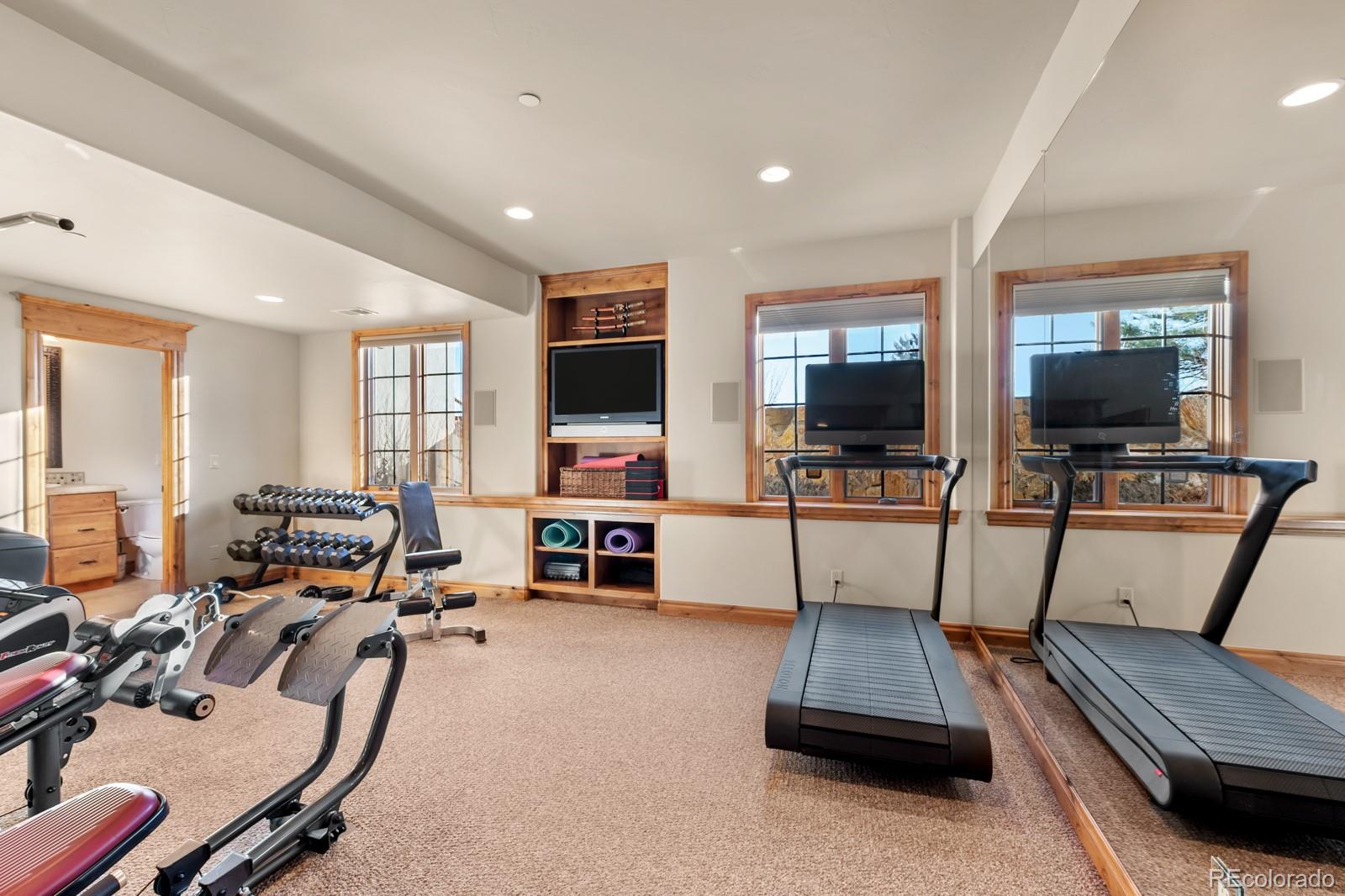 5325 Aspen Leaf Drive