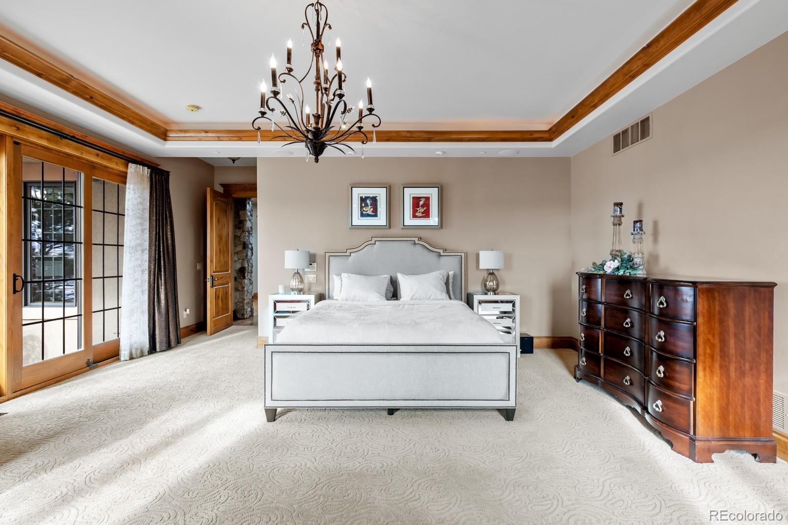 5325 Aspen Leaf Drive