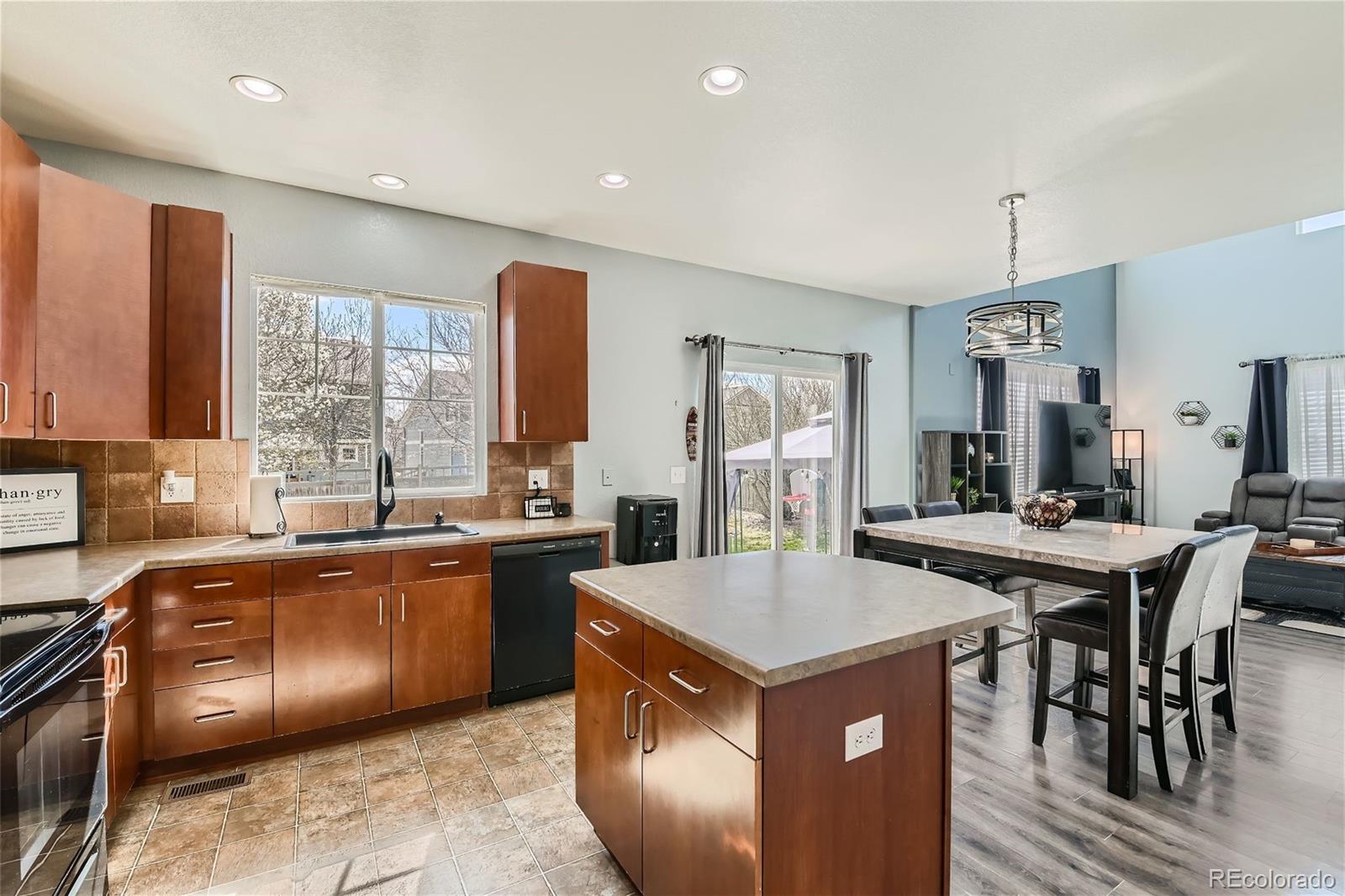 130 Gold Maple Street