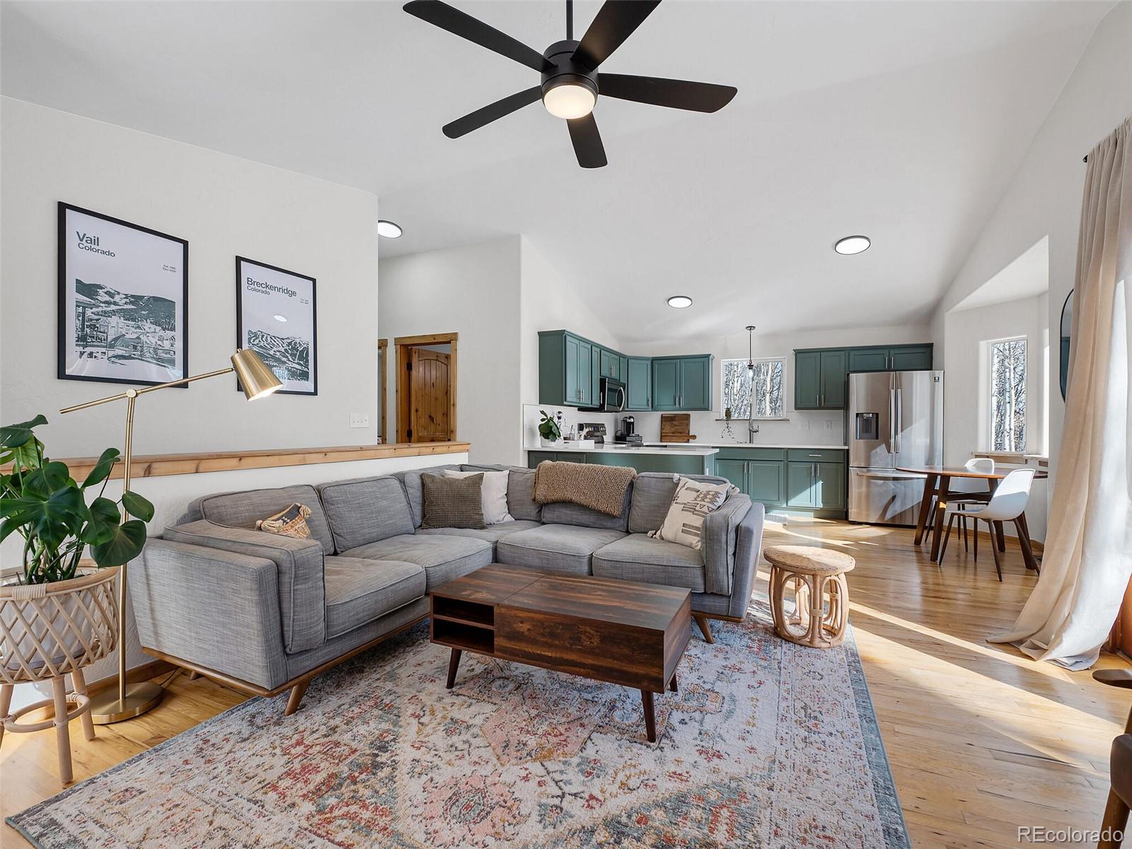 53 Rhodes Ct