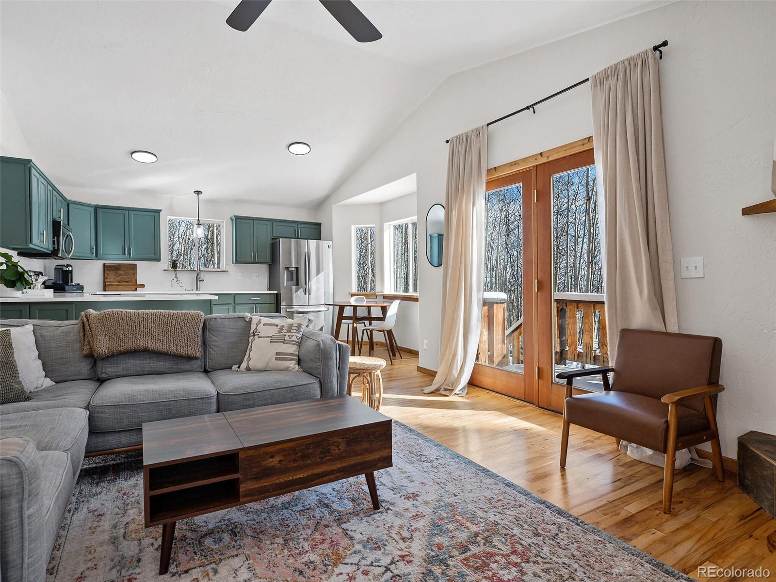 53 Rhodes Ct