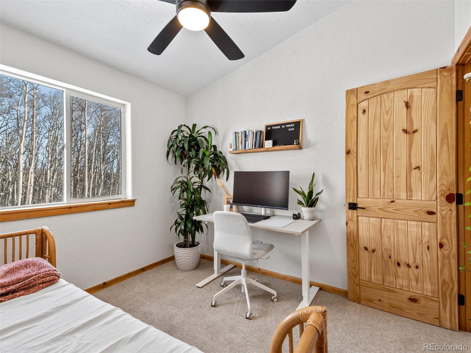 53 Rhodes Ct
