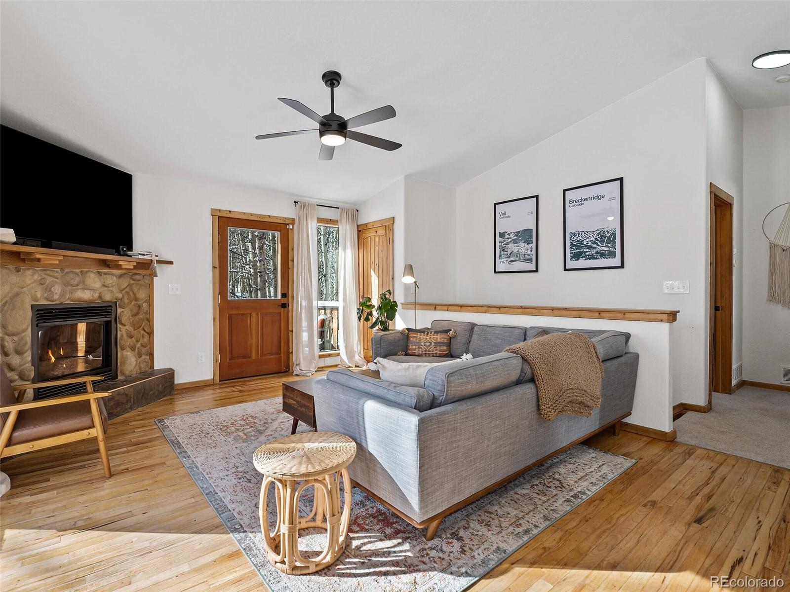 53 Rhodes Ct