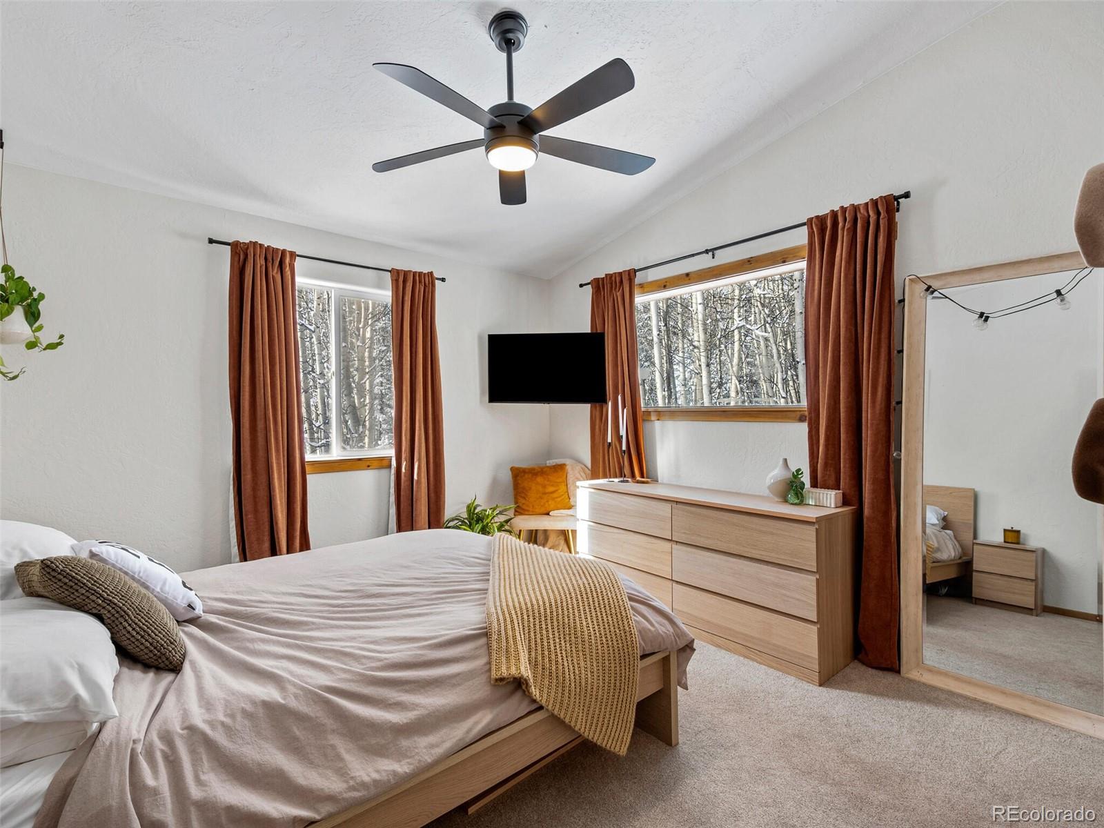 53 Rhodes Ct