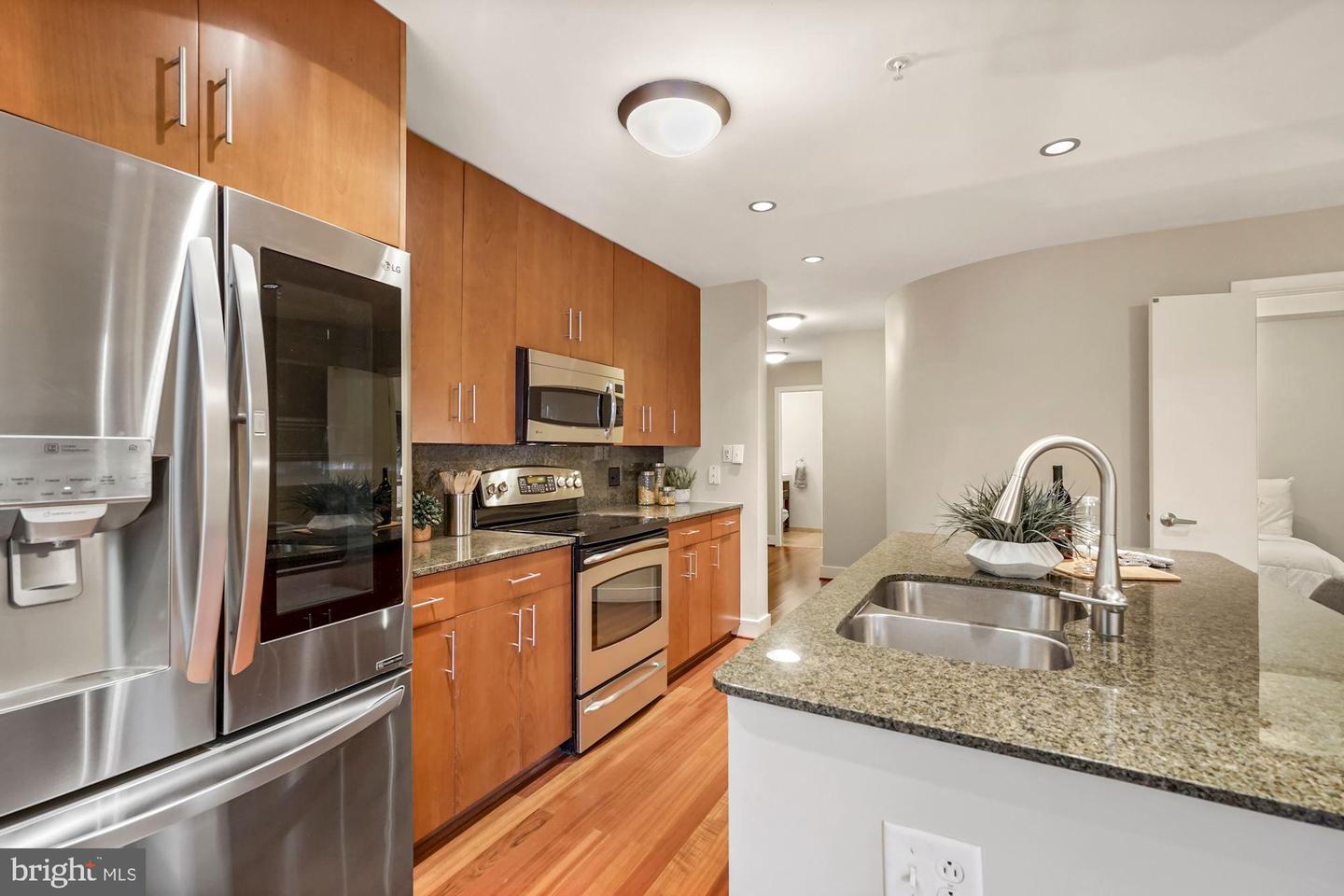 910 M STREET NW Unit: 230