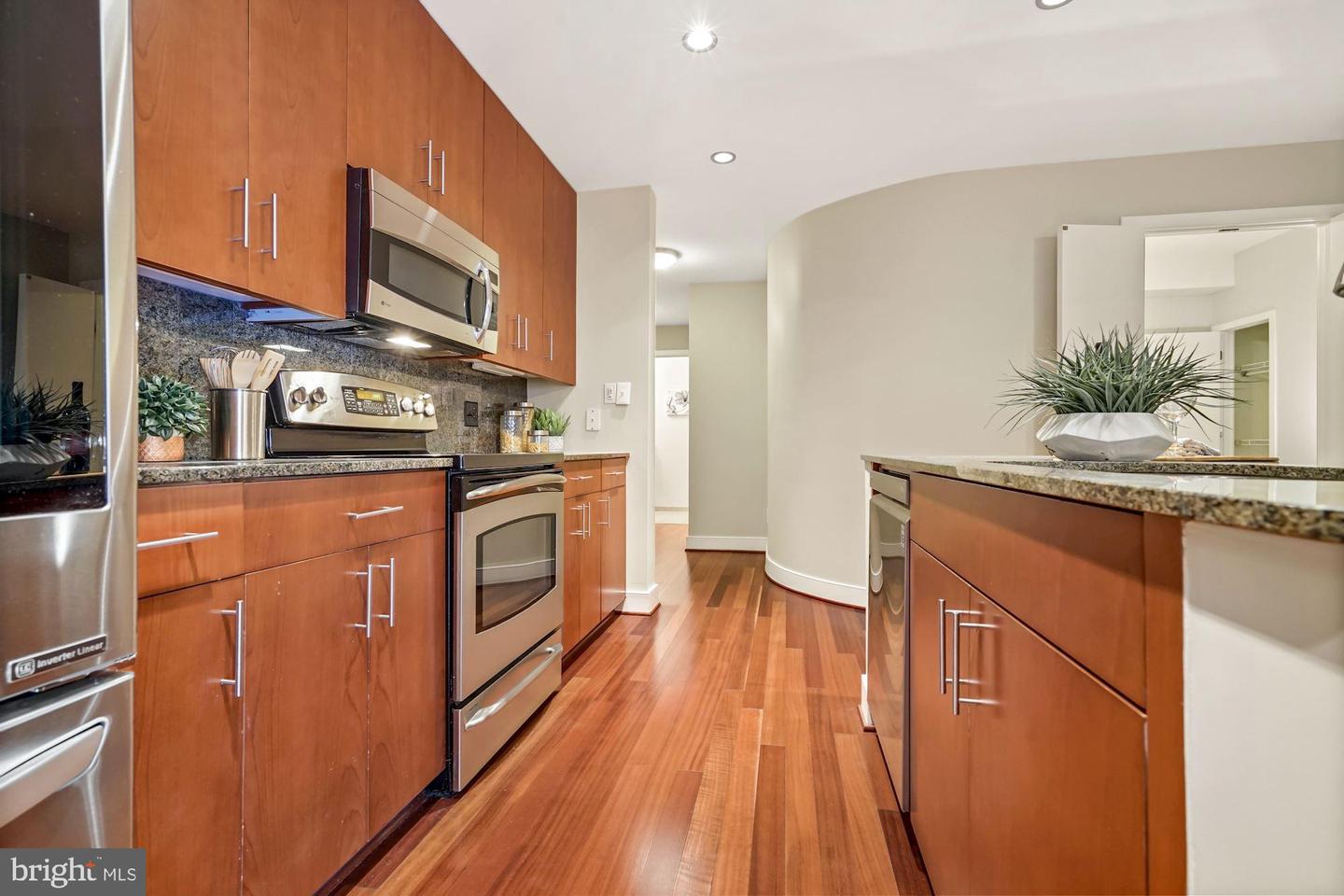 910 M STREET NW Unit: 230