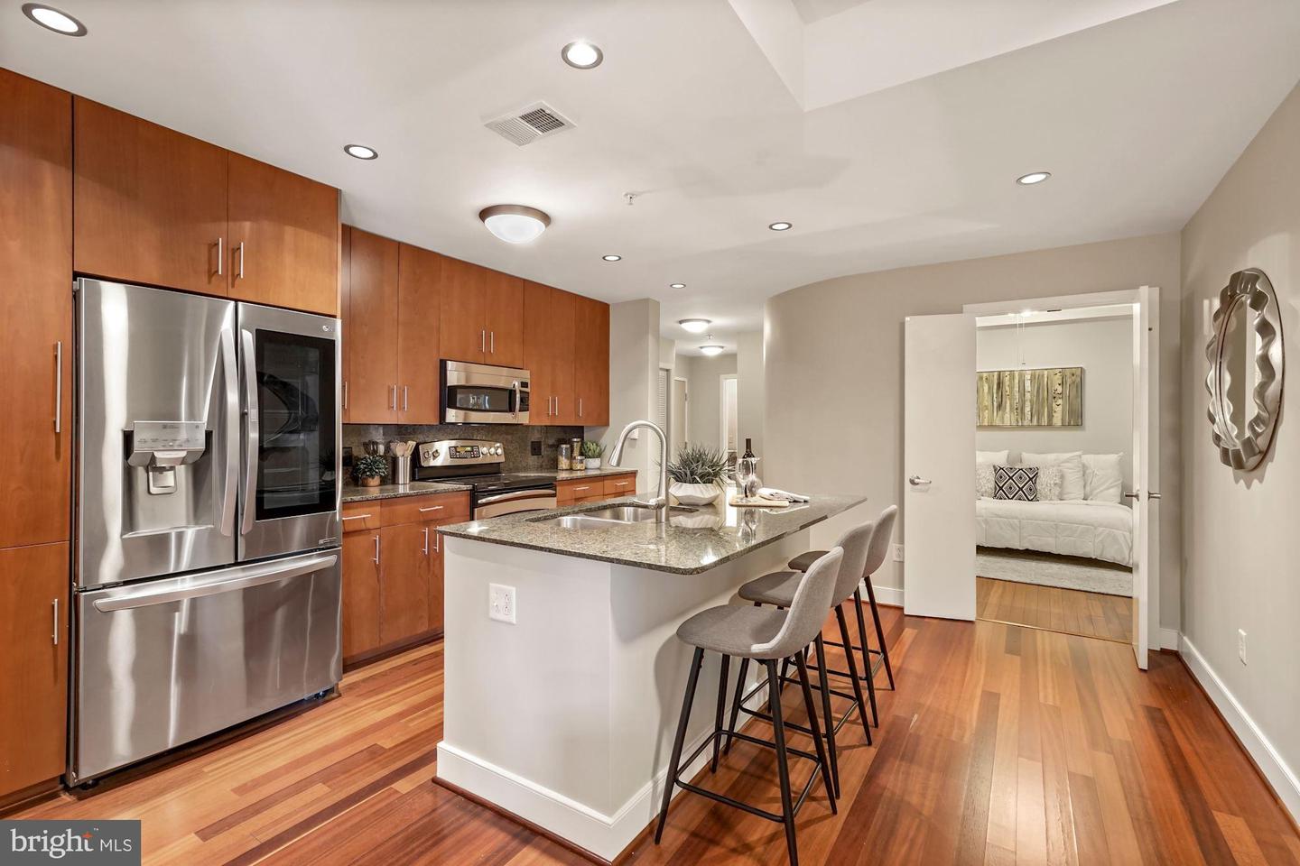 910 M STREET NW Unit: 230