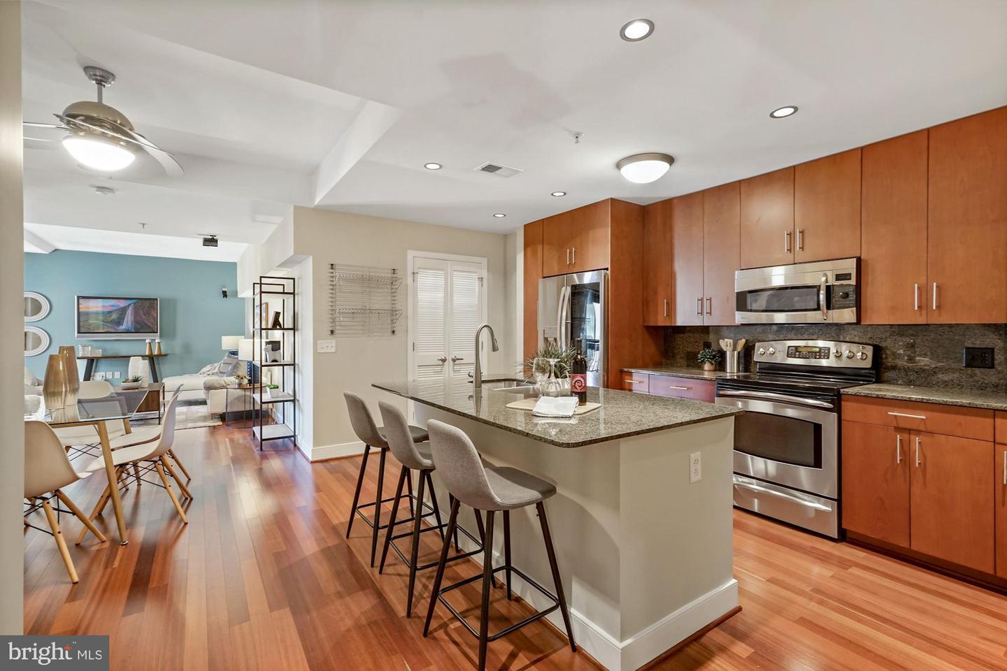 910 M STREET NW Unit: 230